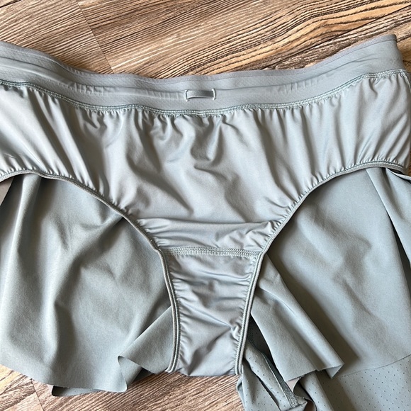 Lululemon Find Your Pace Short 3" Lined - Picture 10 of 14